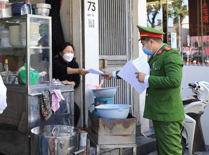 Hà Nội yêu cầu tăng cường kiểm soát hiệu quả dịch bệnh COVID-19
