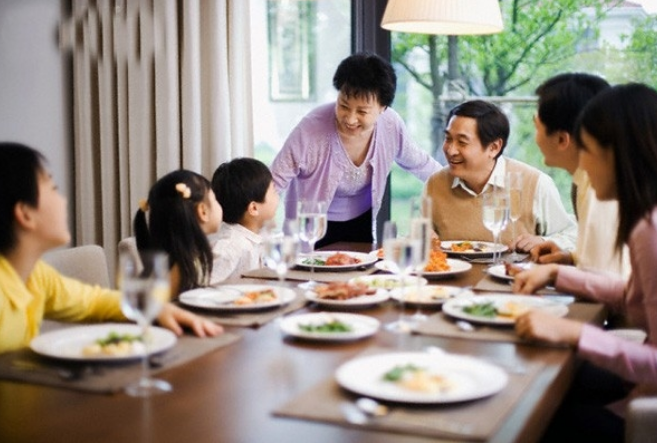Lời khuyên hữu ích của bác sĩ dinh dưỡng giúp người cao tuổi sống vui, khỏe