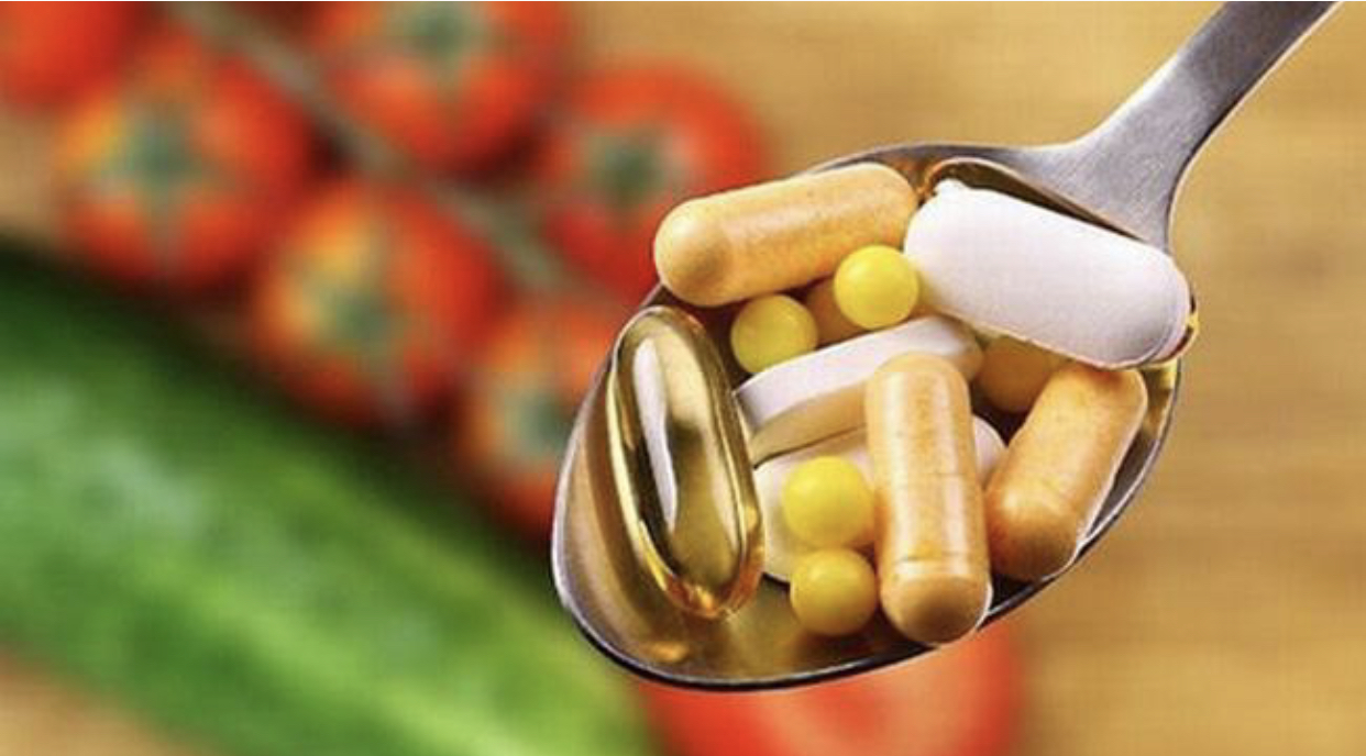 Cảnh báo nguy cơ ngộ độc nếu F0 lạm dụng vitamin, thuốc bổ quá nhiều