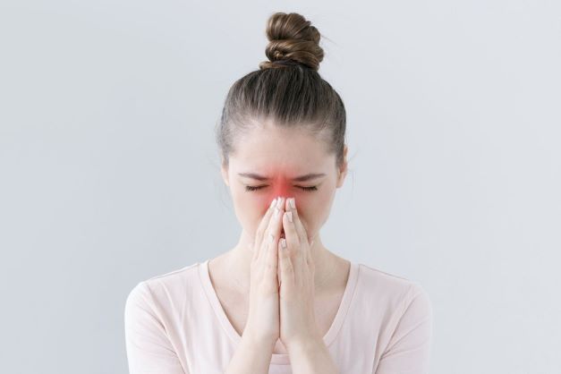 8 biện pháp làm giảm ngạt mũi cho F0