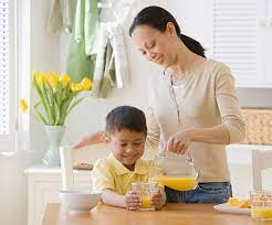 Những lưu ý về dinh dưỡng cho trẻ mầm non lúc giao mùa