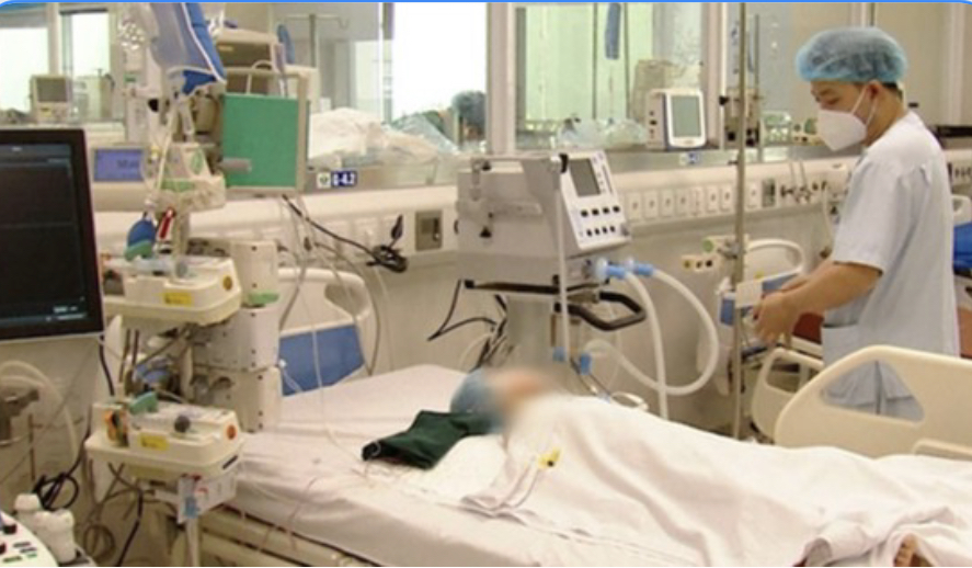Số trẻ nhập viện vì COVID-19 tăng mạnh
