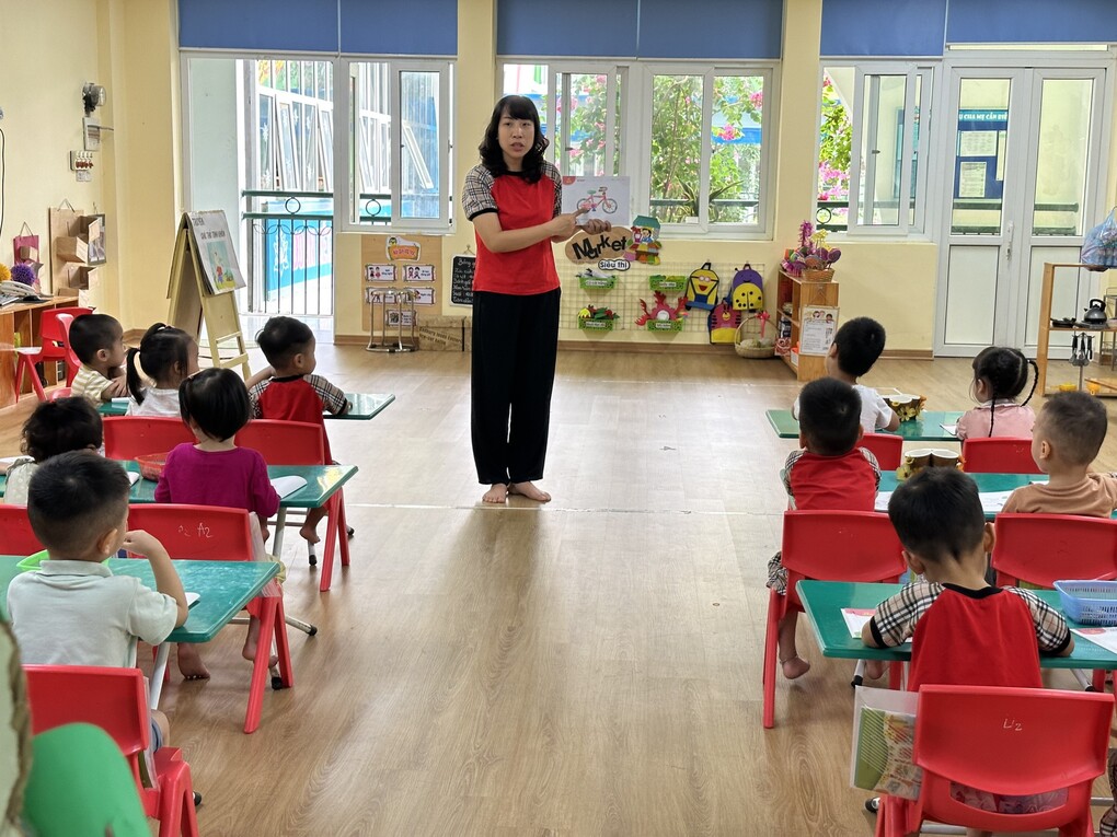 Giờ hoạt động Tạo hình: Tô vẽ chiếc xe đạp