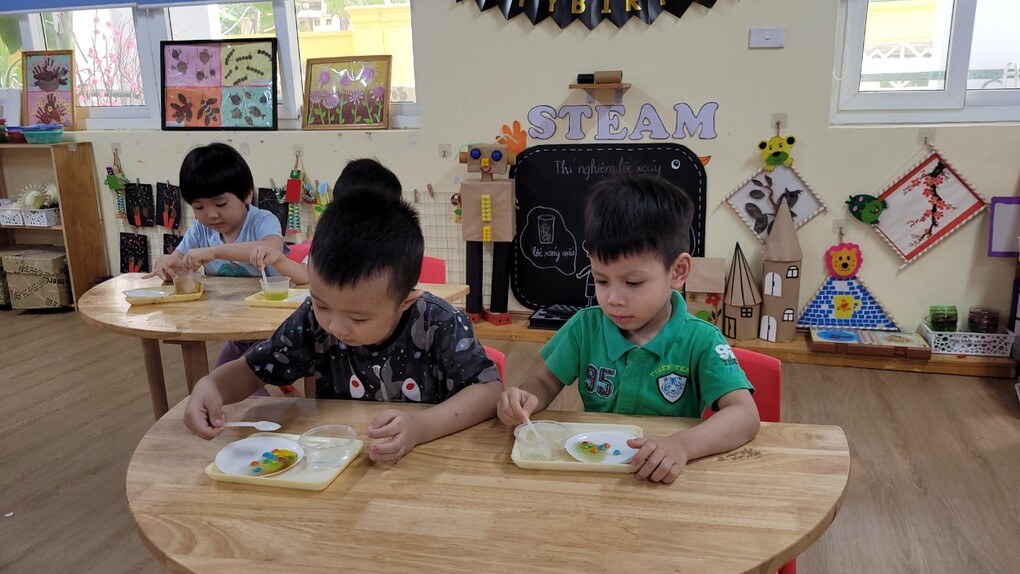 Thí nhiệm vui "những viên kẹo đổi màu"