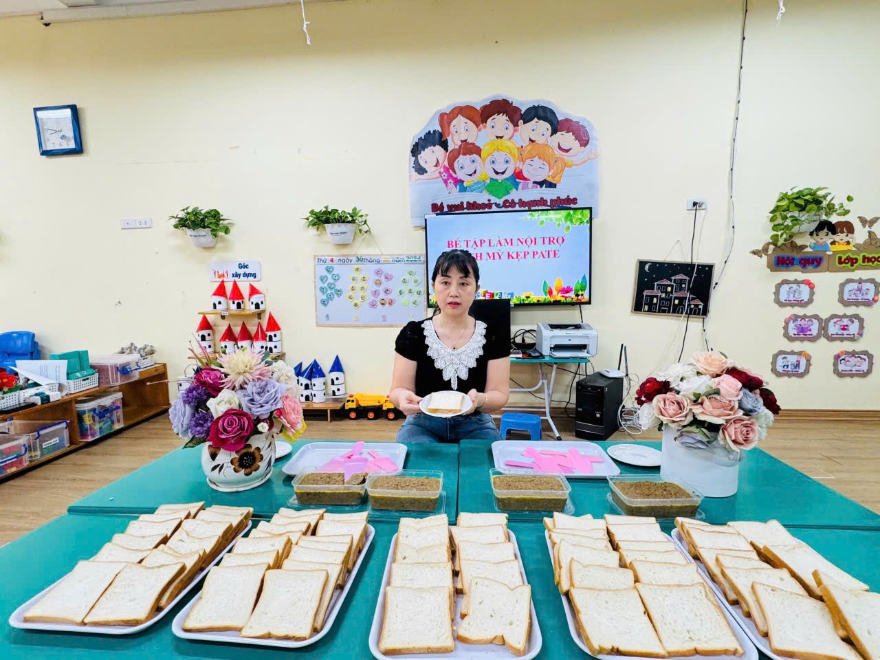 Hãy cùng trải nghiệm hoạt động: Bé tập làm nội trợ " Bánh mỳ phết Pate " cùng các bạn lớp mẫu giáo nhỡ B5