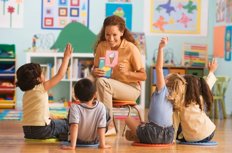 Giáo dục trẻ mầm non: 6 nguyên tắc, 8 phương pháp cha mẹ nên biết