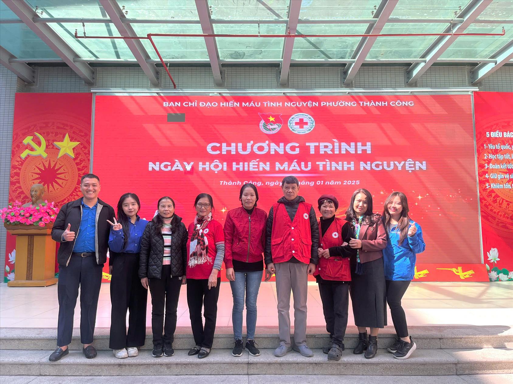 Đoàn thanh niên Trường mầm non Thành Công tham gia Chương trình "Ngày hội hiến máu tình nguyện" do Ban chỉ đạo hiến máu tình nguyện Phường Thành Công tổ chức