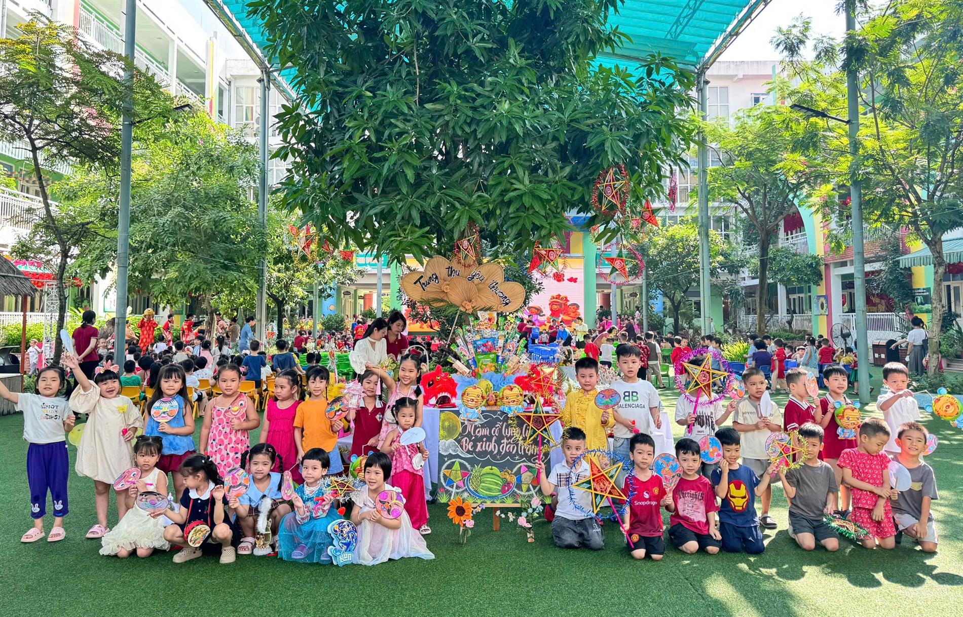 A4 Rộn ràng - Ngập tràn yêu thương