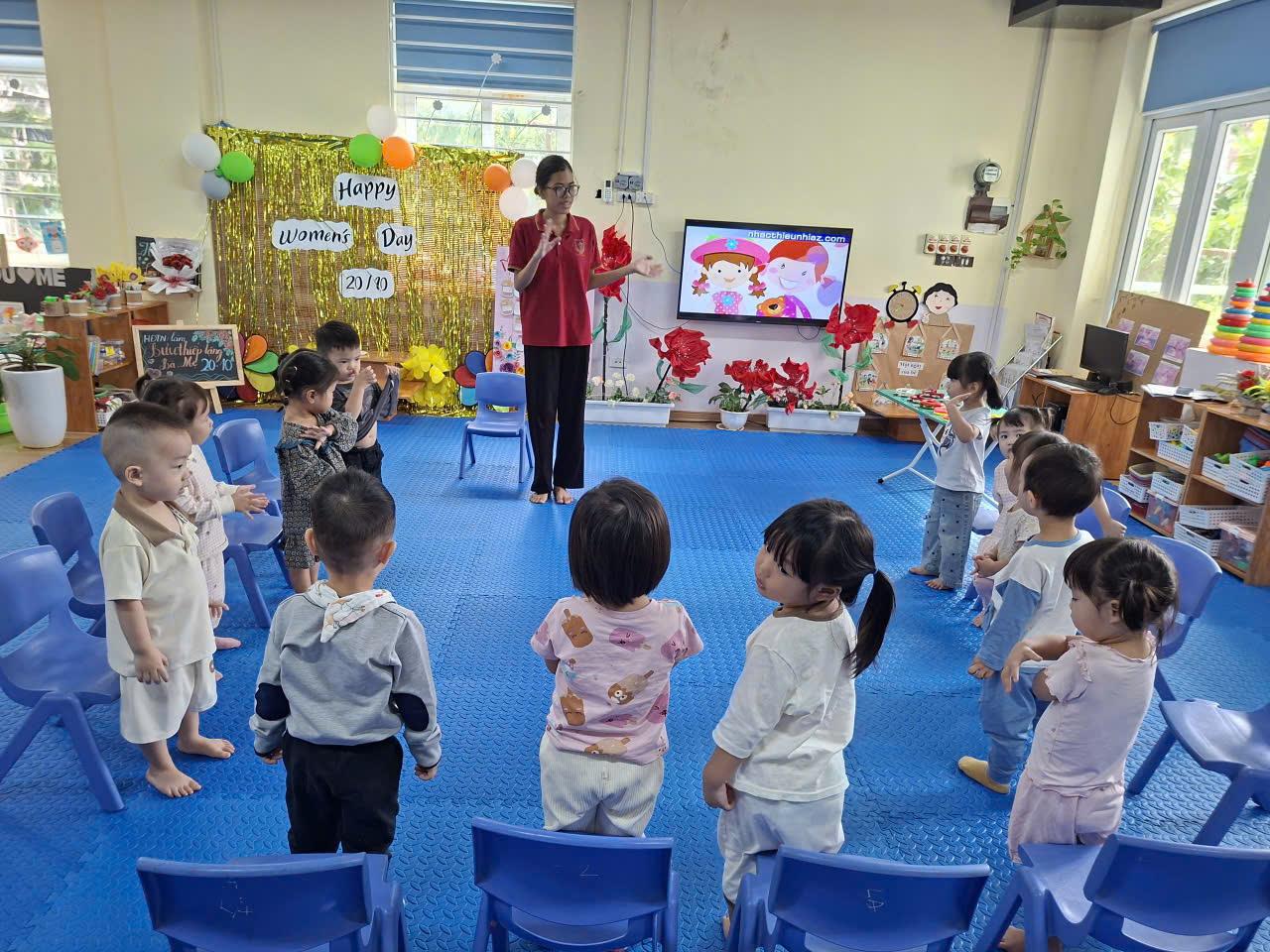 Hoạt động âm nhạc bài hát: Đôi và một