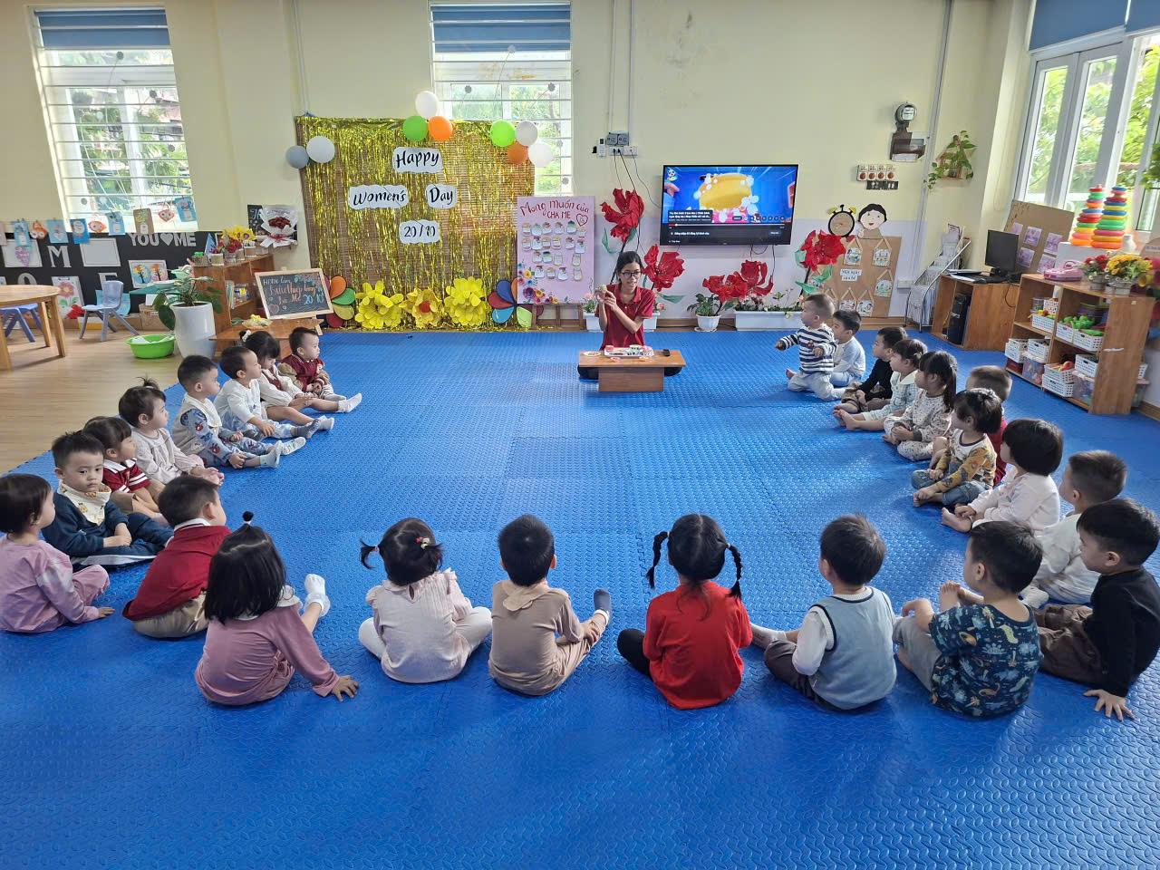 Hoạt động tạo hình: Nặn và trang trí bánh Cupcake