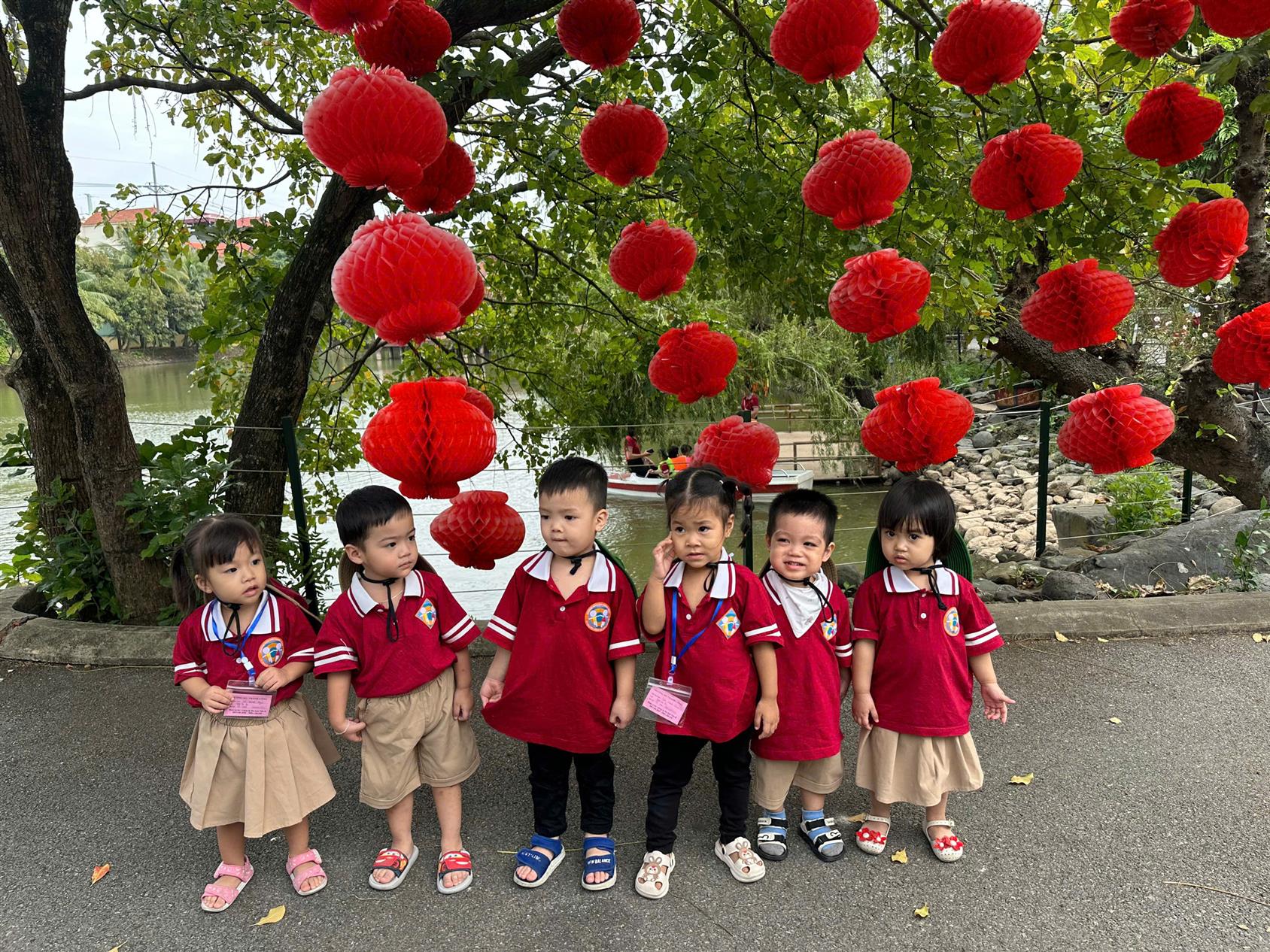 Hoạt động tham quan trải nghiệm của các bé lớp D2