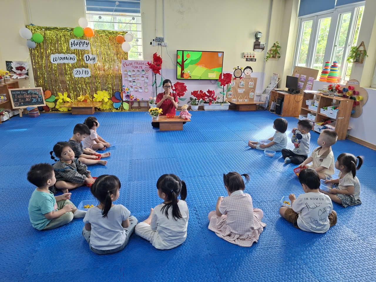 Hoạt động với đồ vật : Xâu vòng tặng bạn