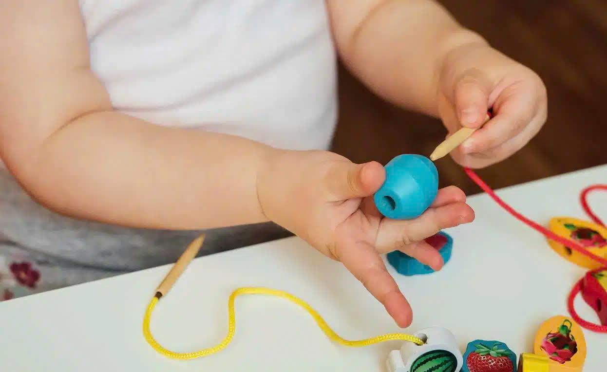 Vận động tinh – nền tảng quan trọng cho sự phát triển của trẻ nhỏ