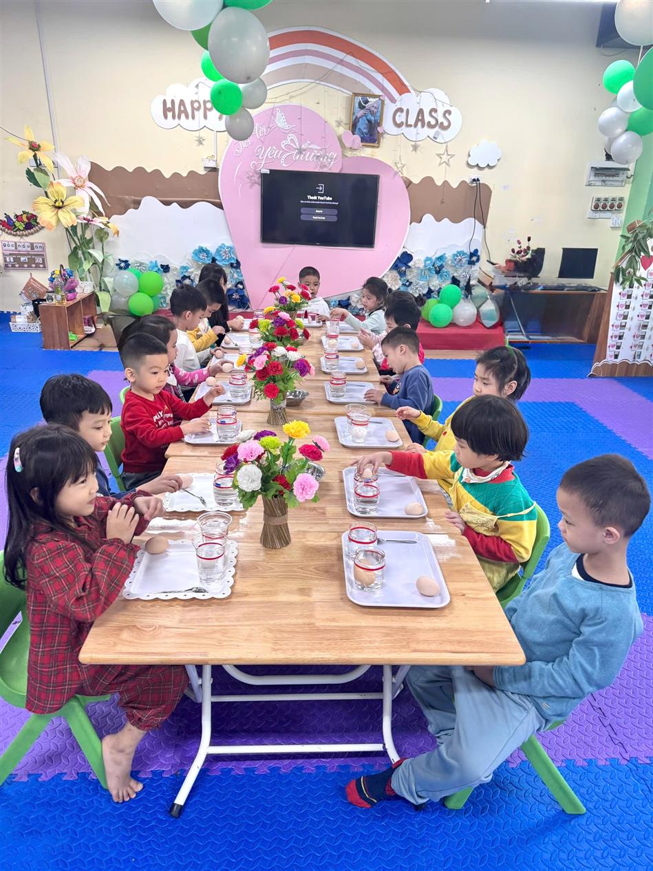 Thí nghiệm “Trứng chìm – trứng nổi”.