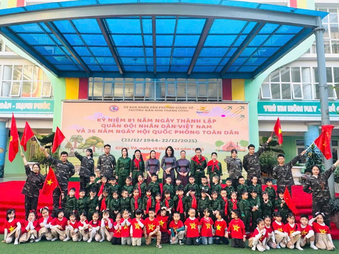 Rộn ràng hoạt động kỉ niệm 81 năm ngày thành lập Quân đội Nhân dân Việt Nam và 36 năm ngày hội Quốc phòng toàn dân tại trường Mầm non Thành Công