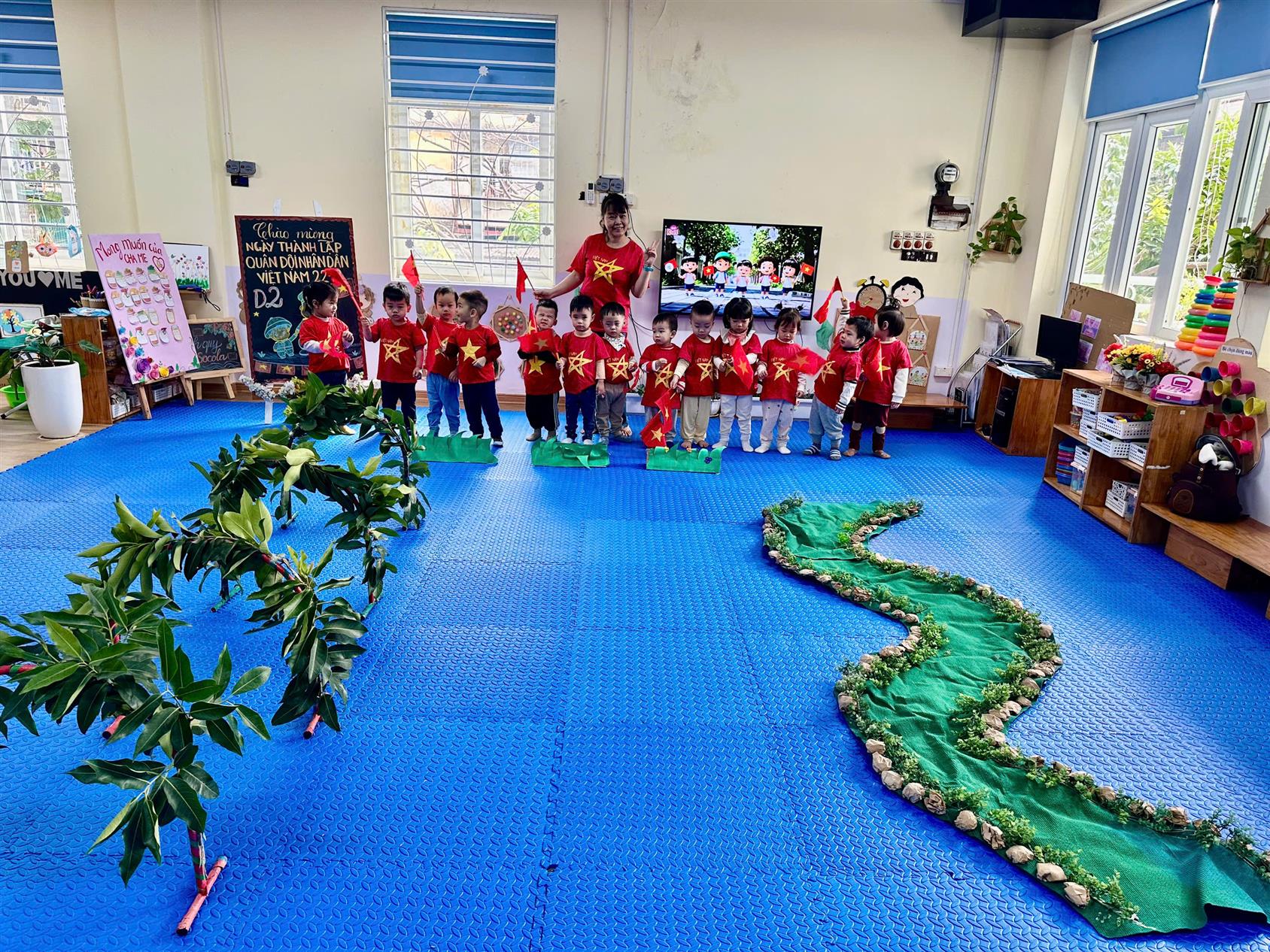 Hoạt động bé làm chú bộ đội của các bé lơp D2