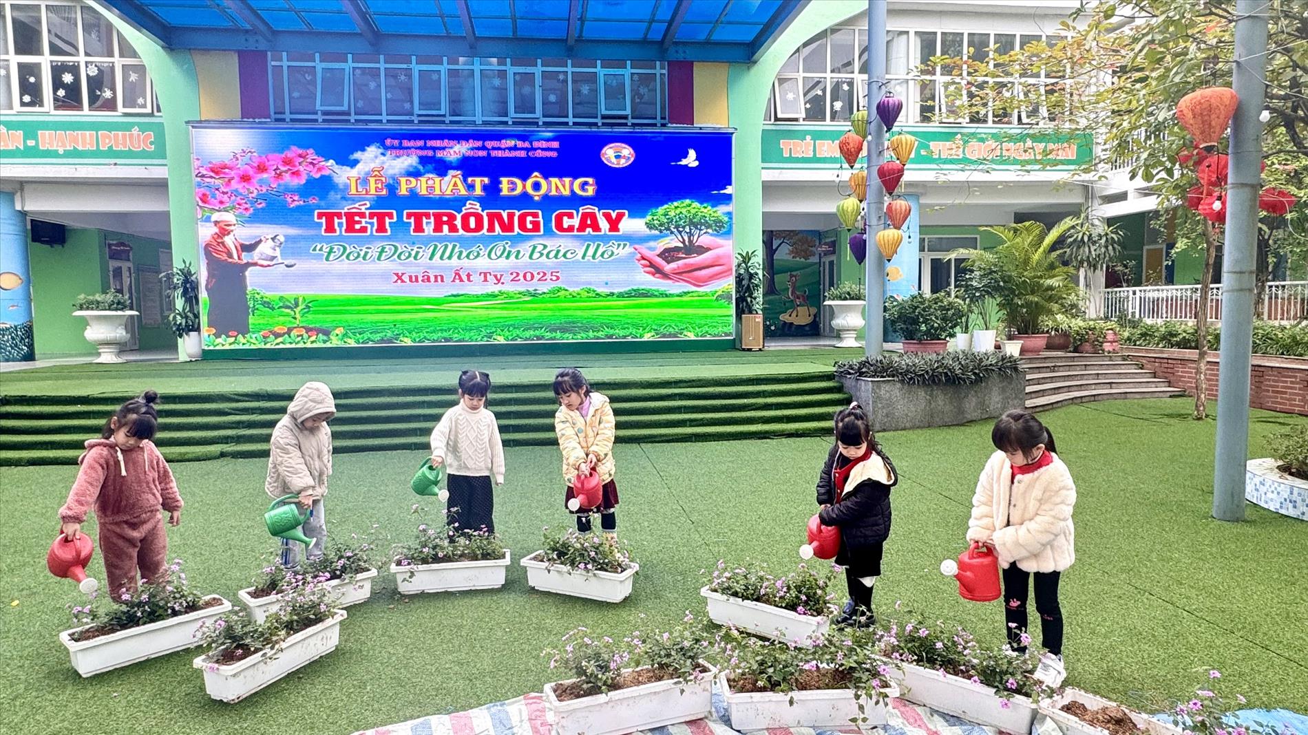 LỚP A3 HƯỞNG ỨNG NGÀY TẾT TRỒNG CÂY