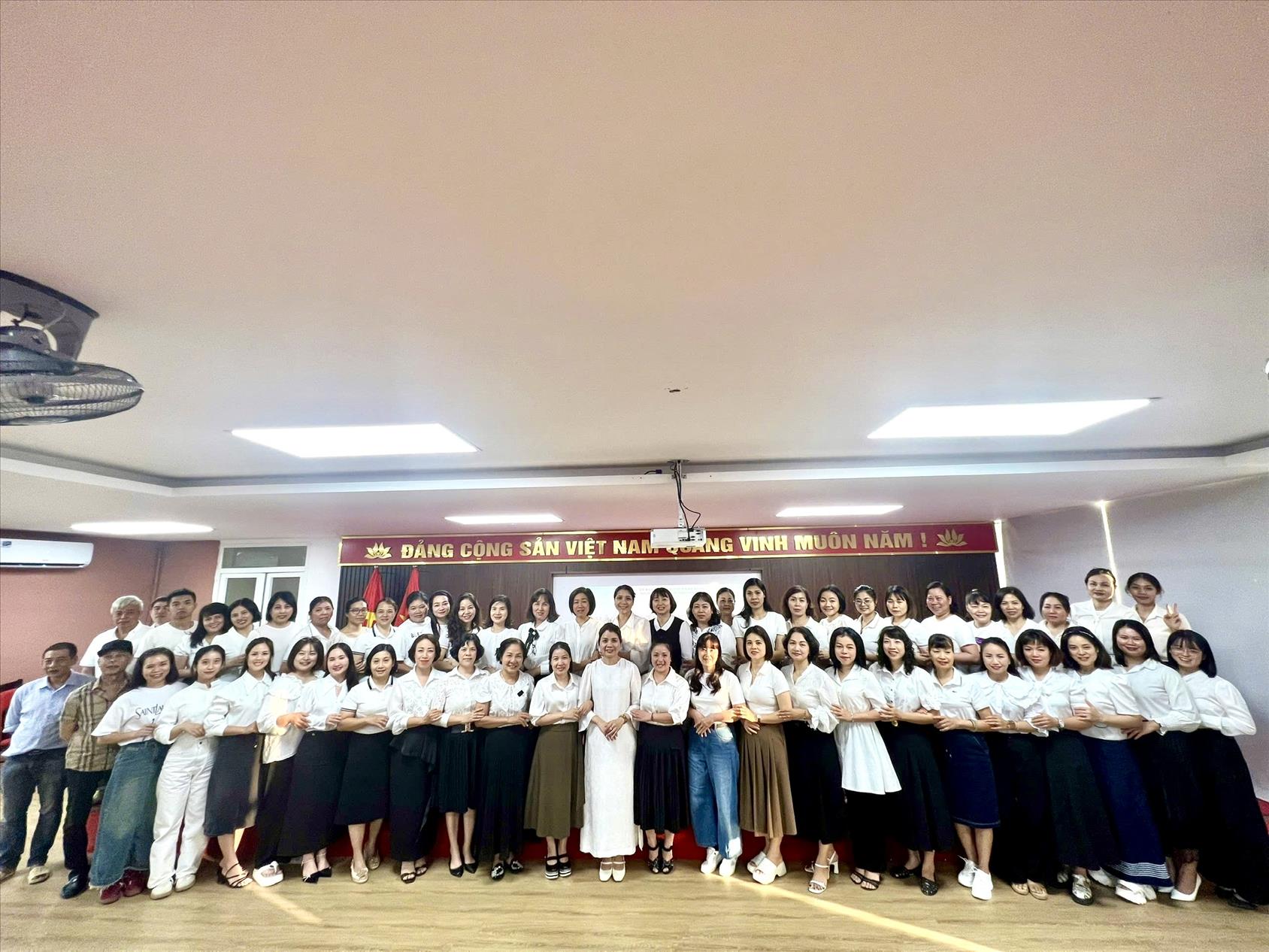 Trường Mầm non Thành Công tổ chức Hội nghị Tổng kết năm học 2024 - 2025 - Nhìn lại chặng đường rực rỡ