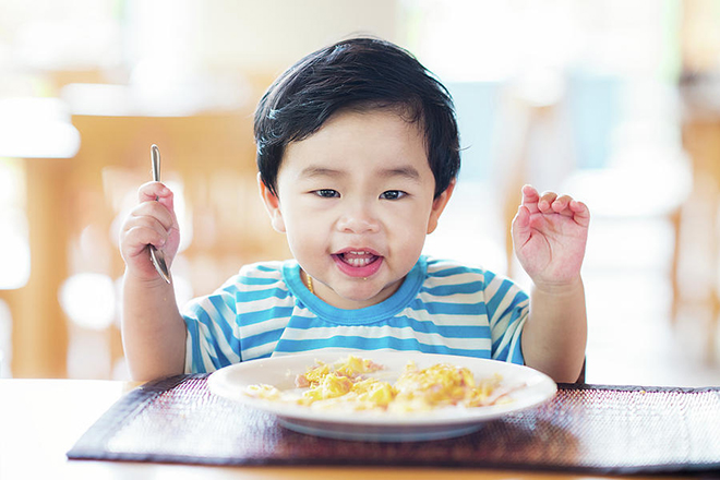 Để phòng bệnh mùa hè trẻ nên ăn uống thế nào