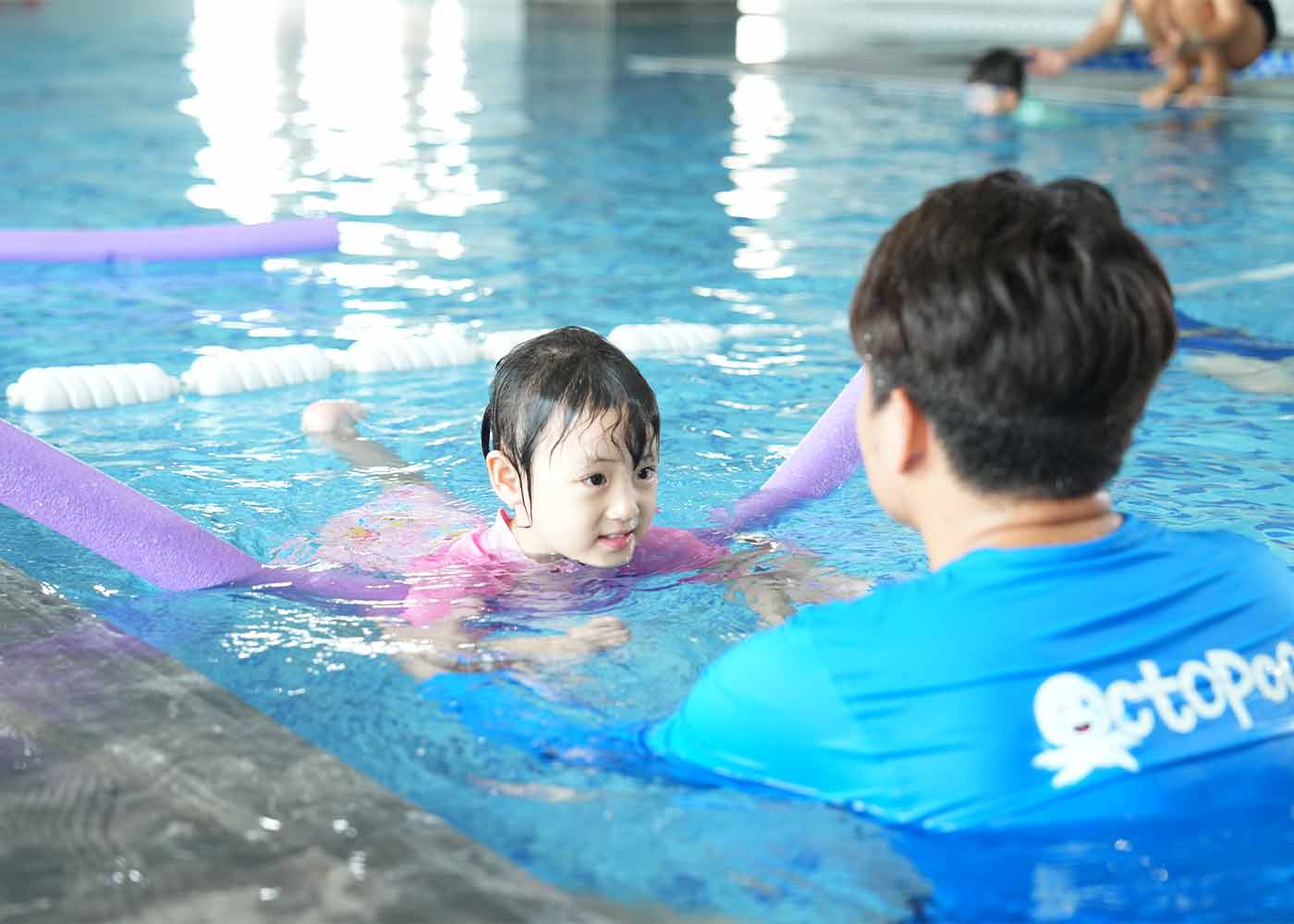 Những kỹ năng bơi lội cần thiết dành cho trẻ đã biết bơi
