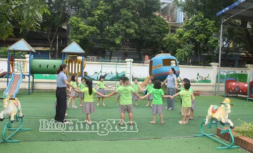 Tiếp thêm động lực cho nhà giáo tận tâm, tận hiến với nghề