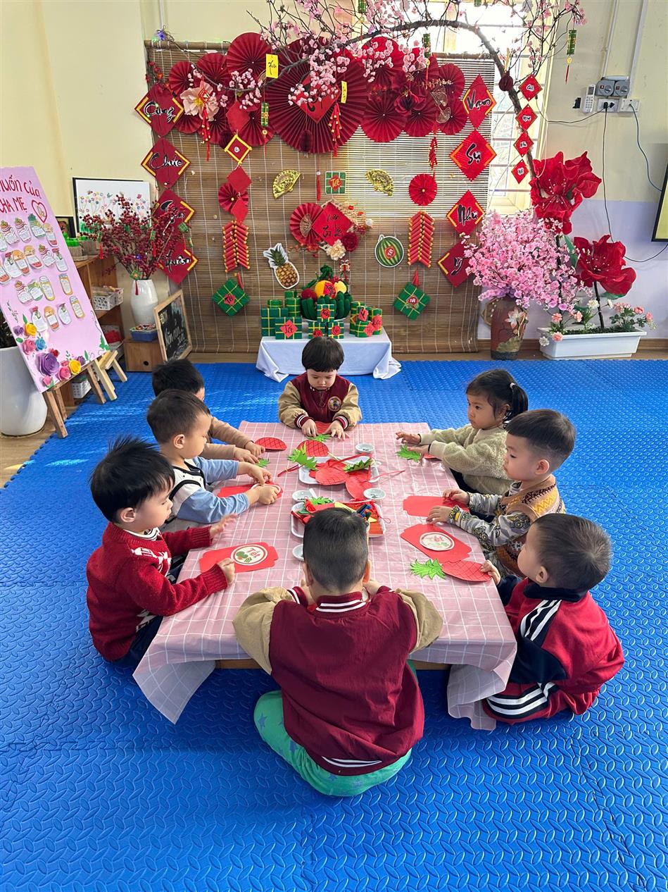 Hoạt động tạo hình trang trí đón Tết