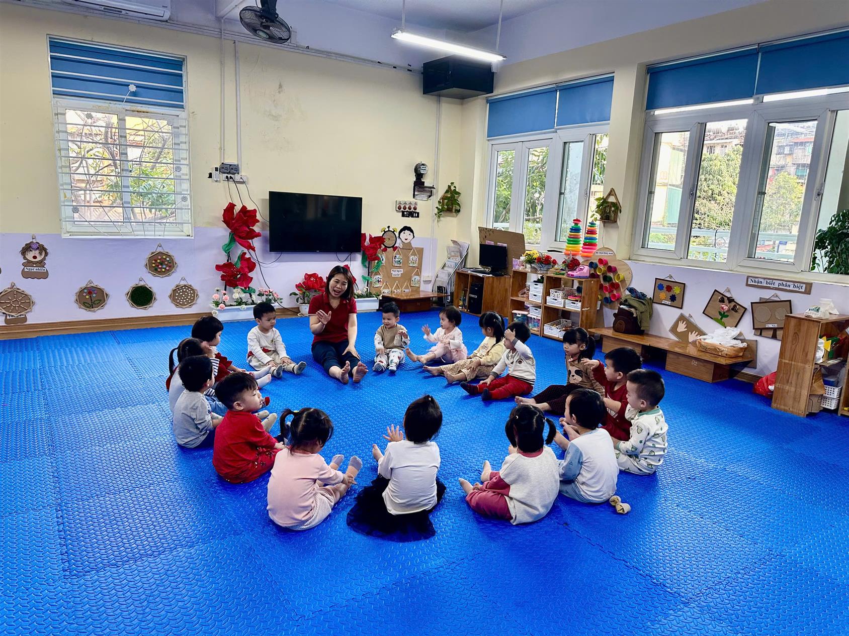 Hoạt động trẻ chơi trò chơi dân gian