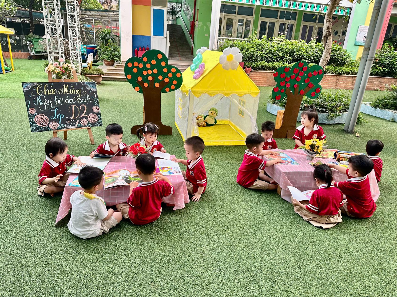 Lớp D2 hưởng ứng ngày hội đọc sách