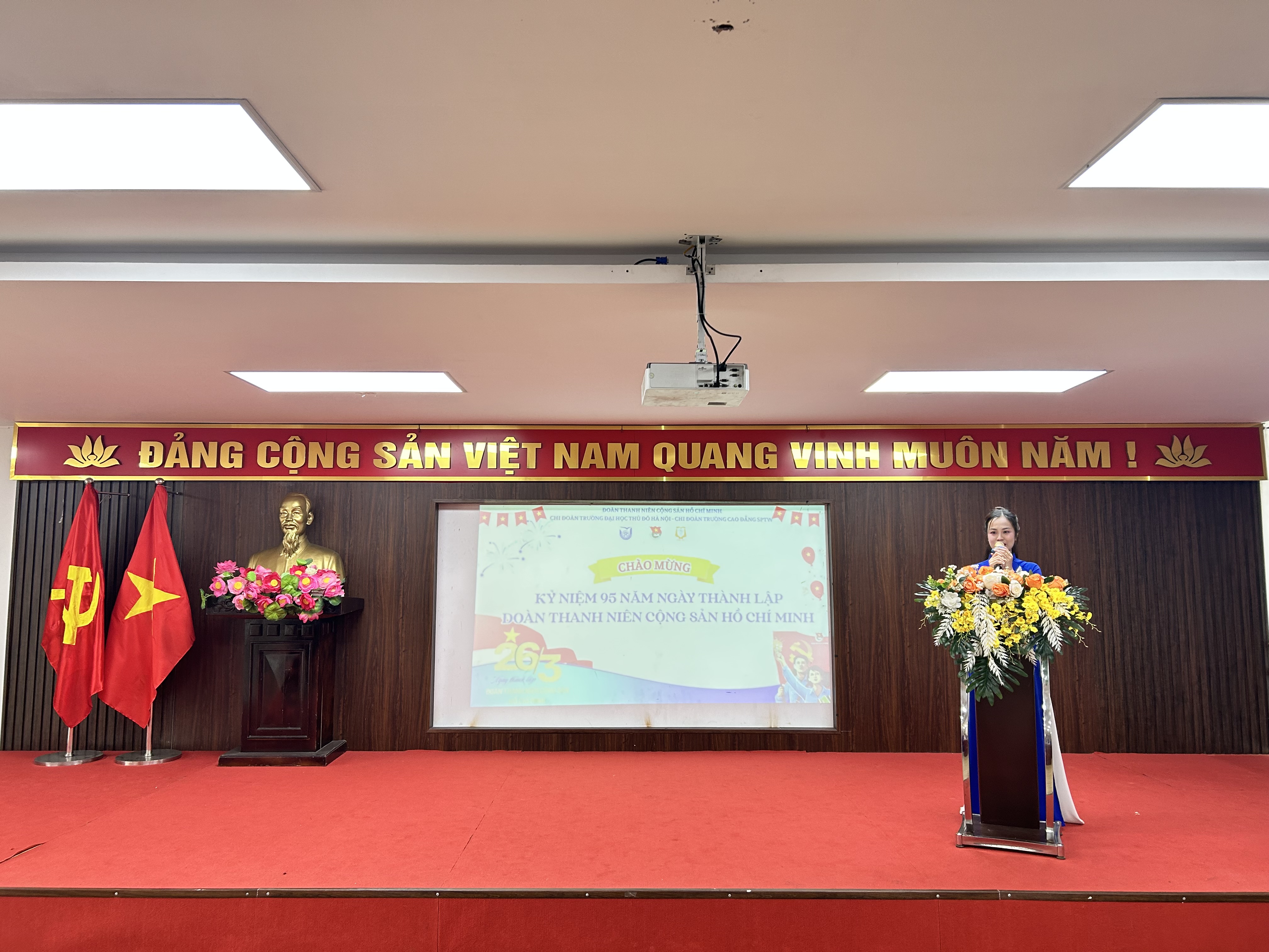 NỨ ĐÁNG CỘNG SÁN VIỆT NAM QUANG VINH.jpeg