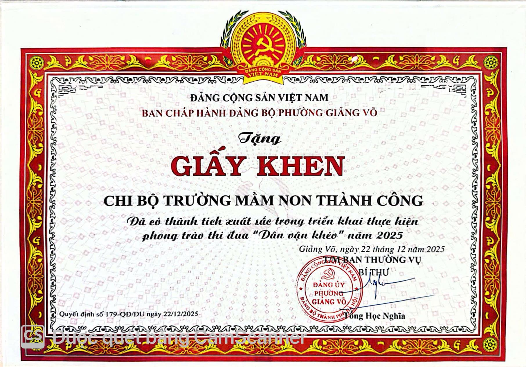 Chi bộ Trường Mầm non Thành Công vinh dự đón nhận giấy khen của Đảng bộ phường Giảng Võ năm 2025