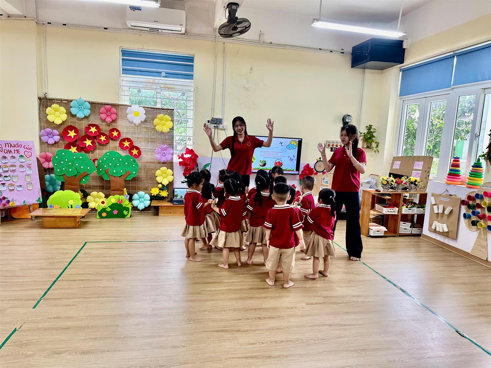 Hoạt động nhận biết To - nhỏ